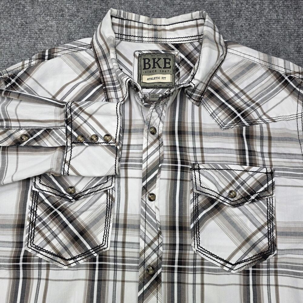 BKE Buckle Shirt Mens Medium White Brown Plaid Western Peral Snap Athletic Fit